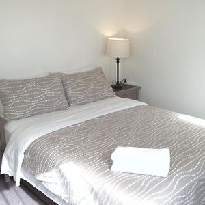 Deluxe Queen Studio